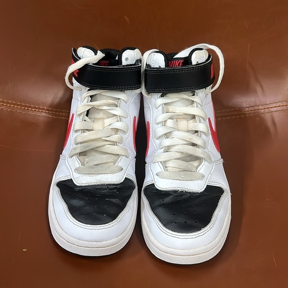 Nike mid high court shoes - Picture 2 of 3